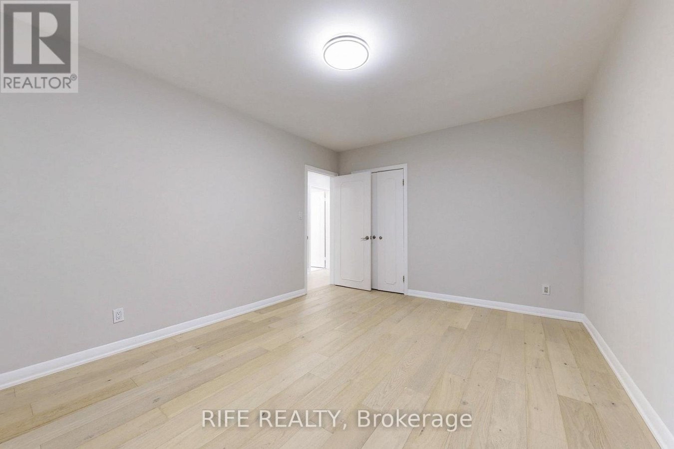 8 ELLIOTWOOD COURT - Photo 33