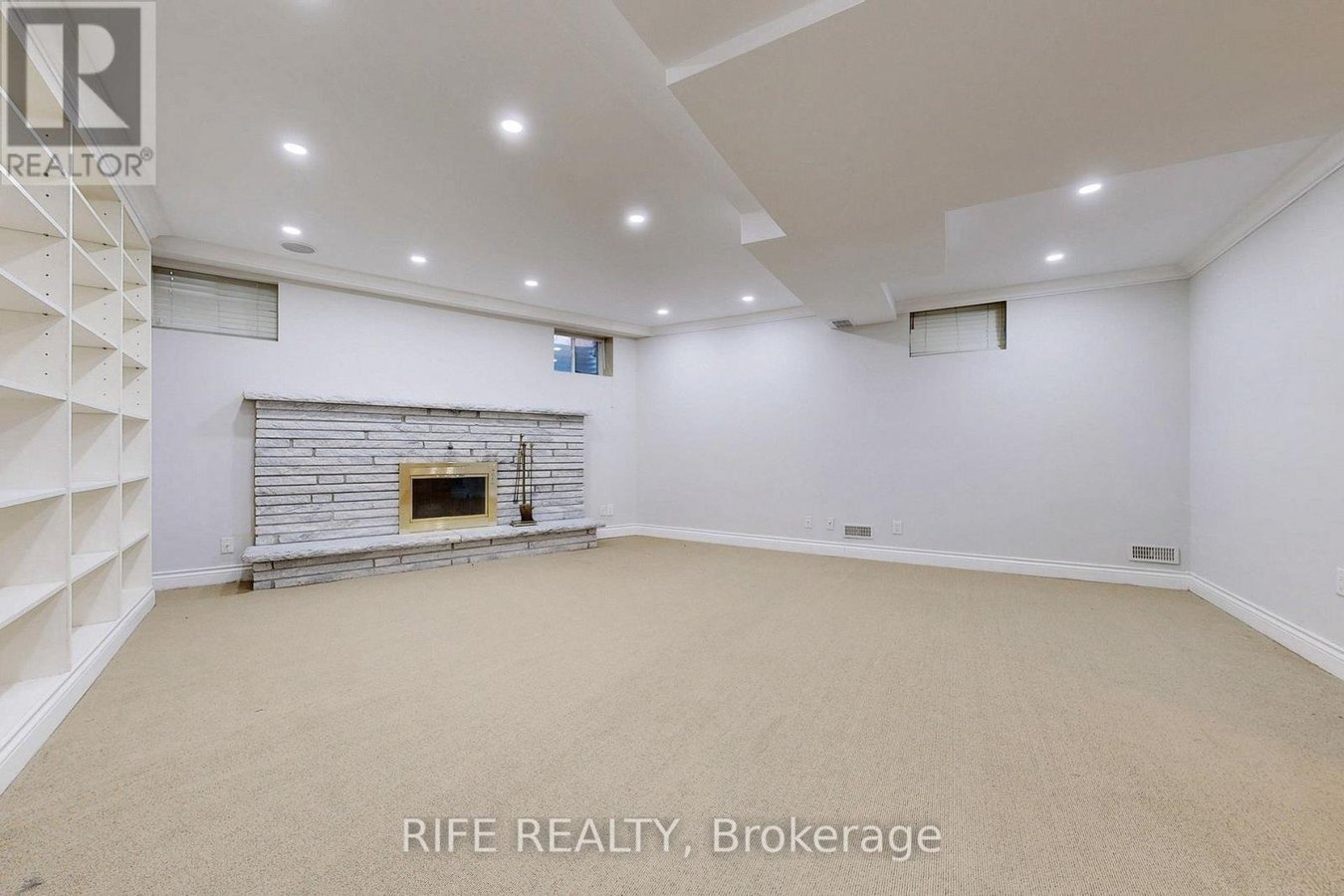 8 ELLIOTWOOD COURT - Photo 38