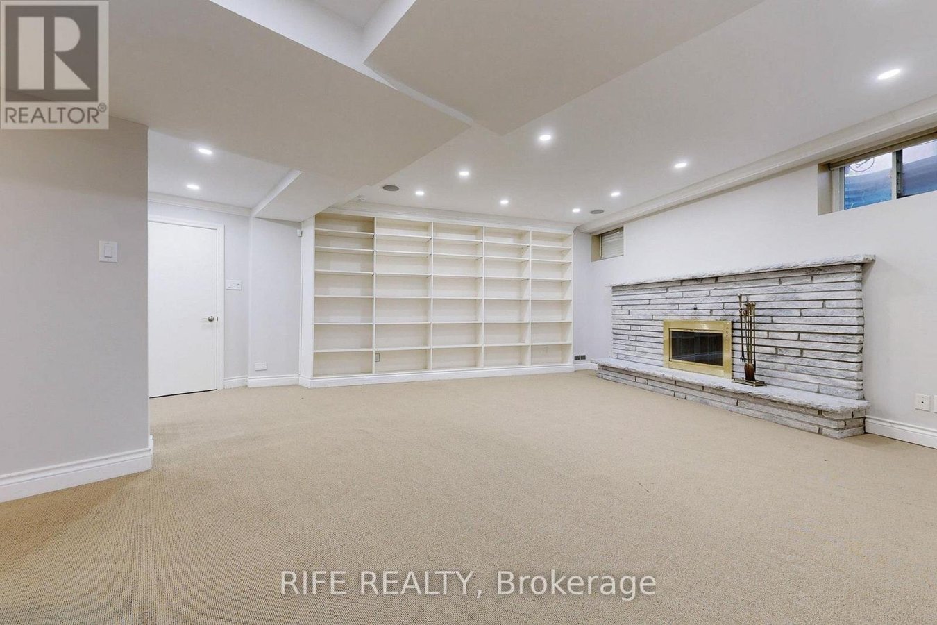 8 ELLIOTWOOD COURT - Photo 39