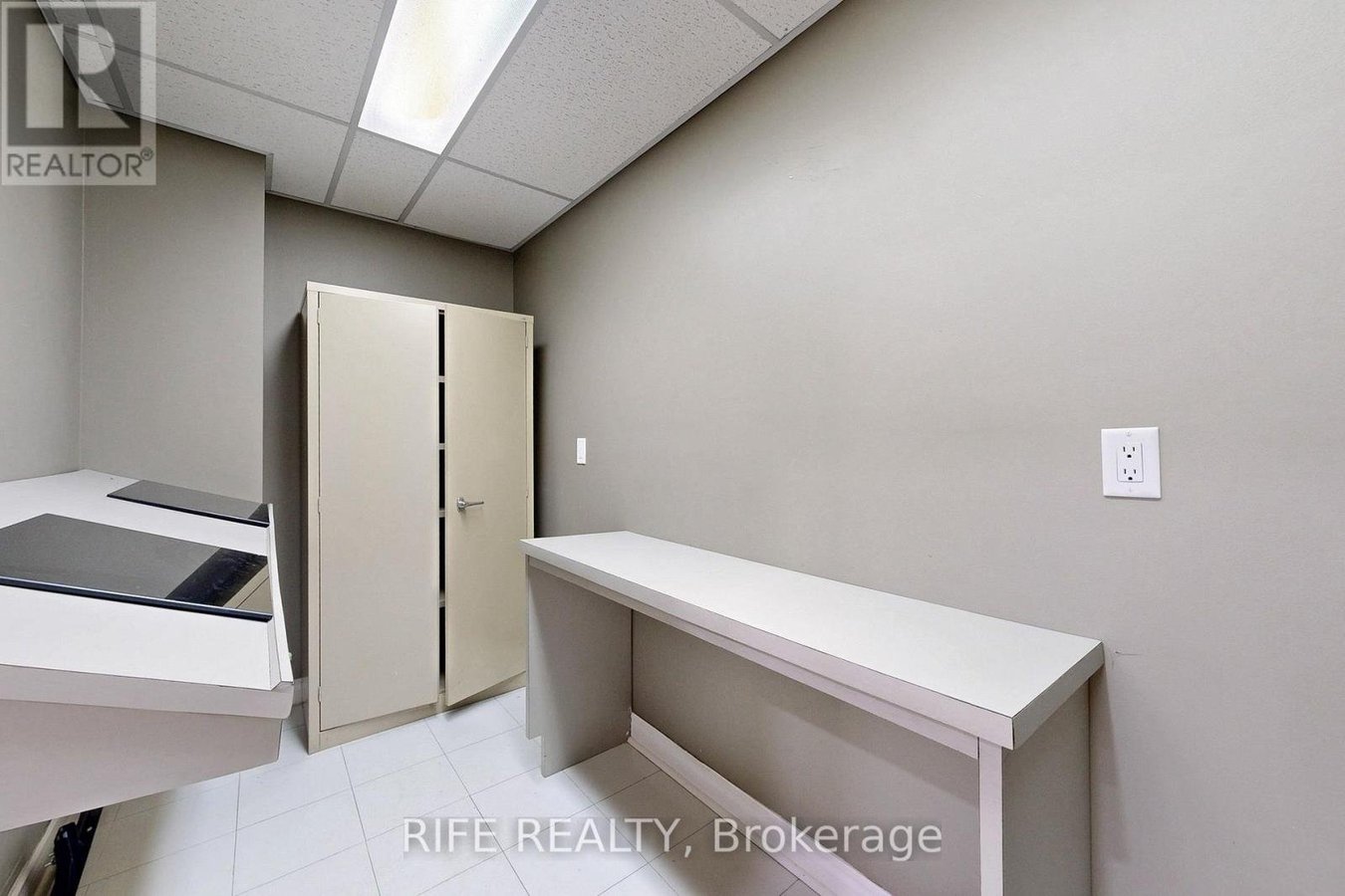 8 ELLIOTWOOD COURT - Photo 45