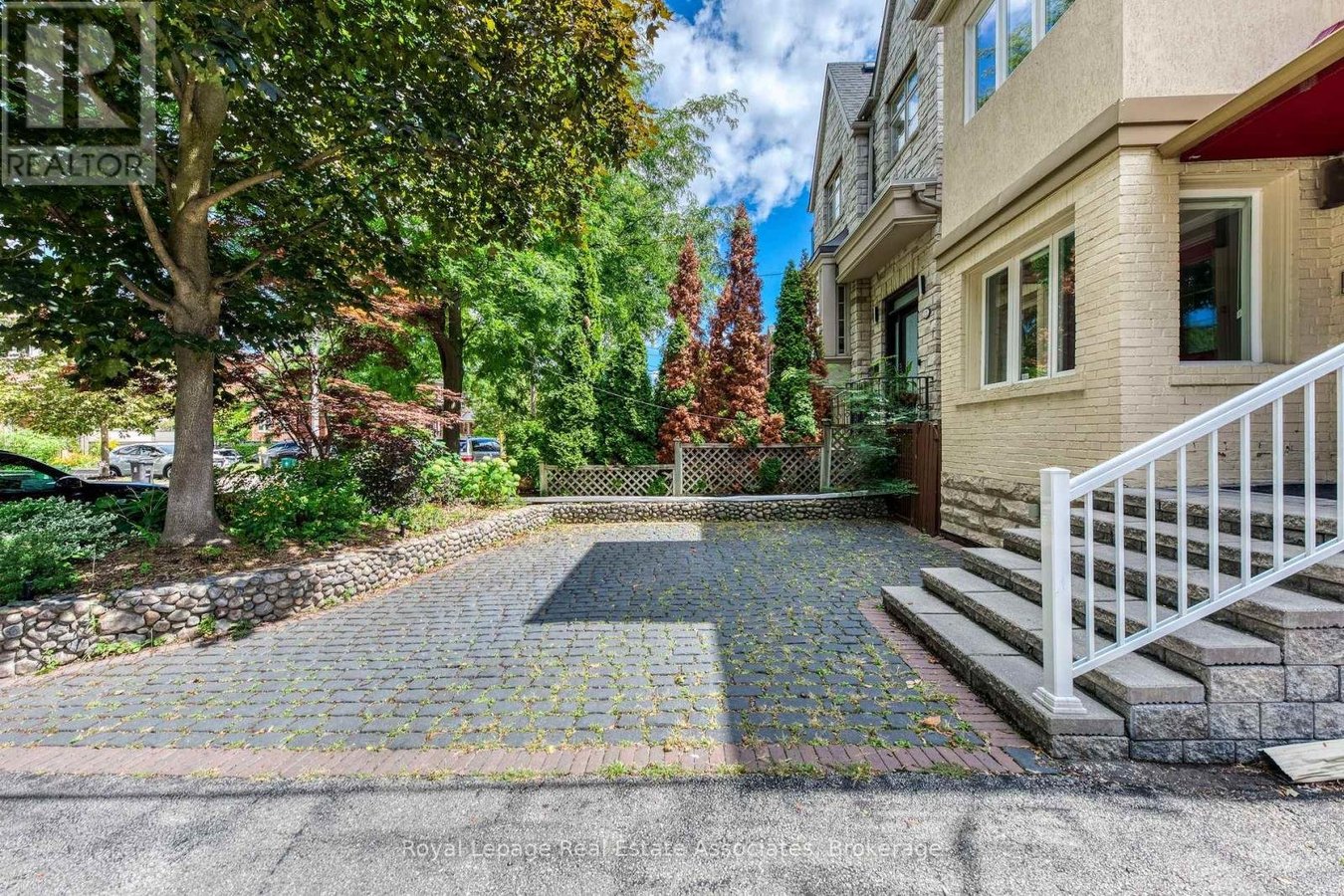 123 MELROSE AVENUE - Photo 3