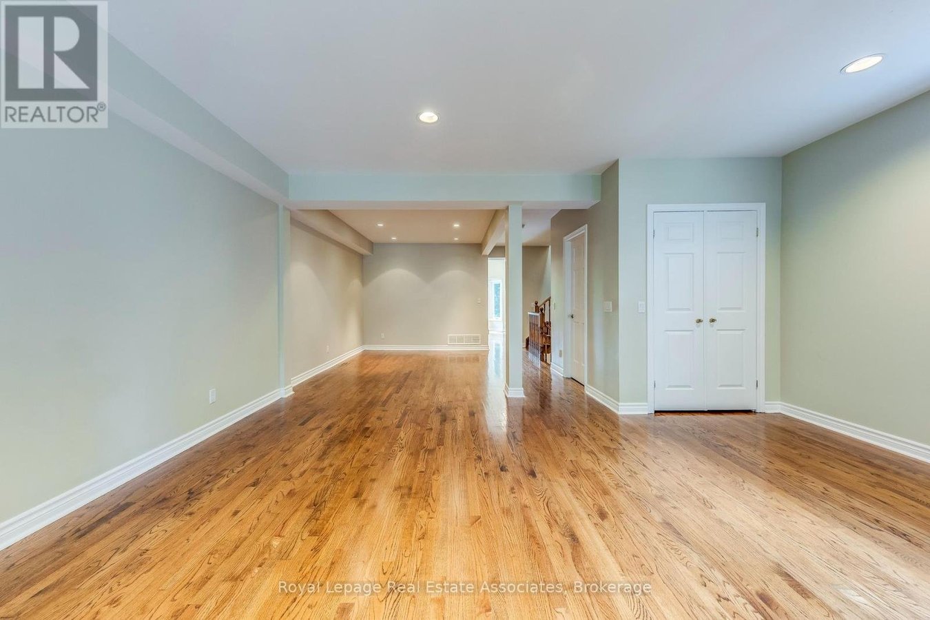 123 MELROSE AVENUE - Photo 8