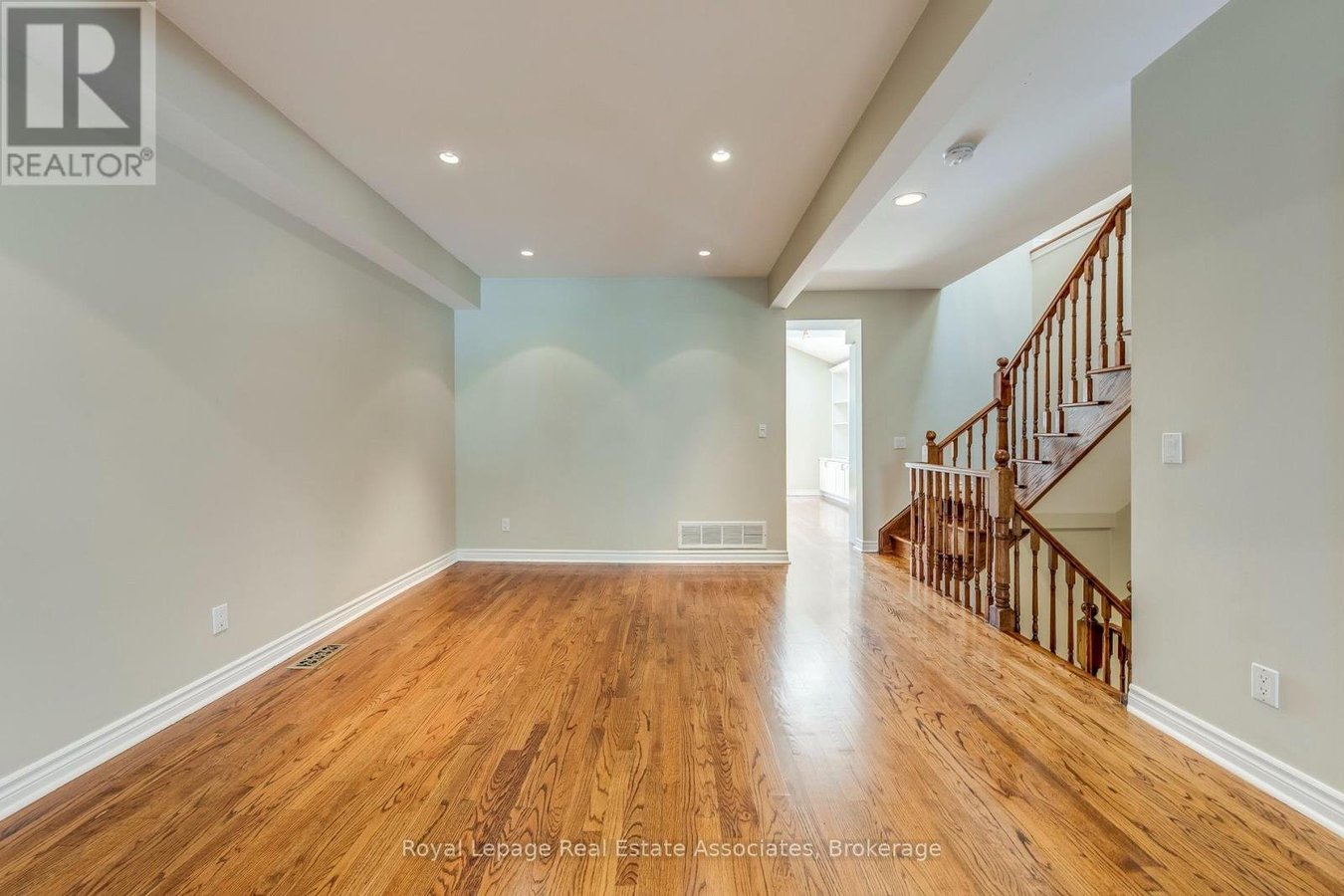 123 MELROSE AVENUE - Photo 9
