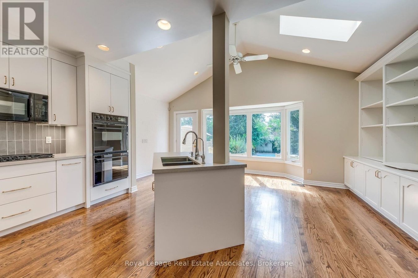 123 MELROSE AVENUE - Photo 14