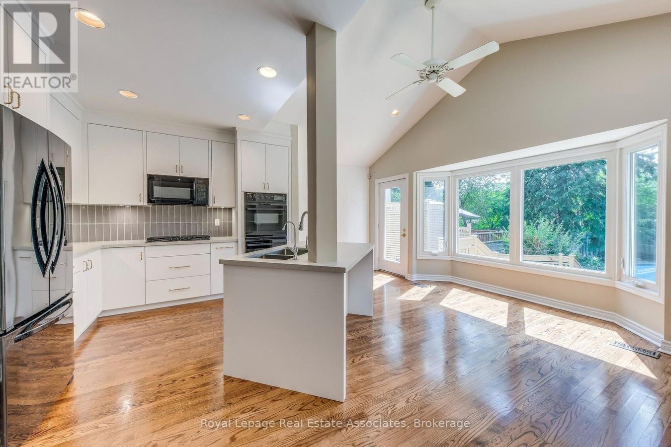 123 MELROSE AVENUE - Photo 15