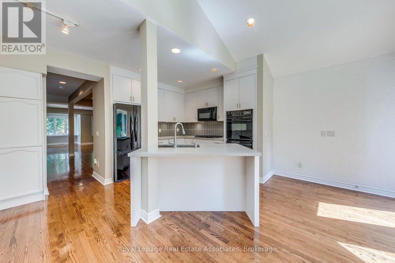 123 MELROSE AVENUE - Photo 16