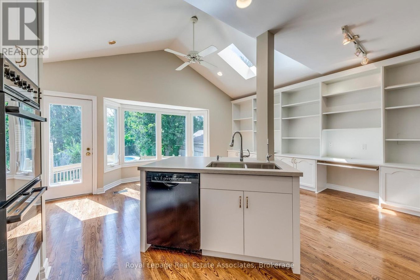 123 MELROSE AVENUE - Photo 17