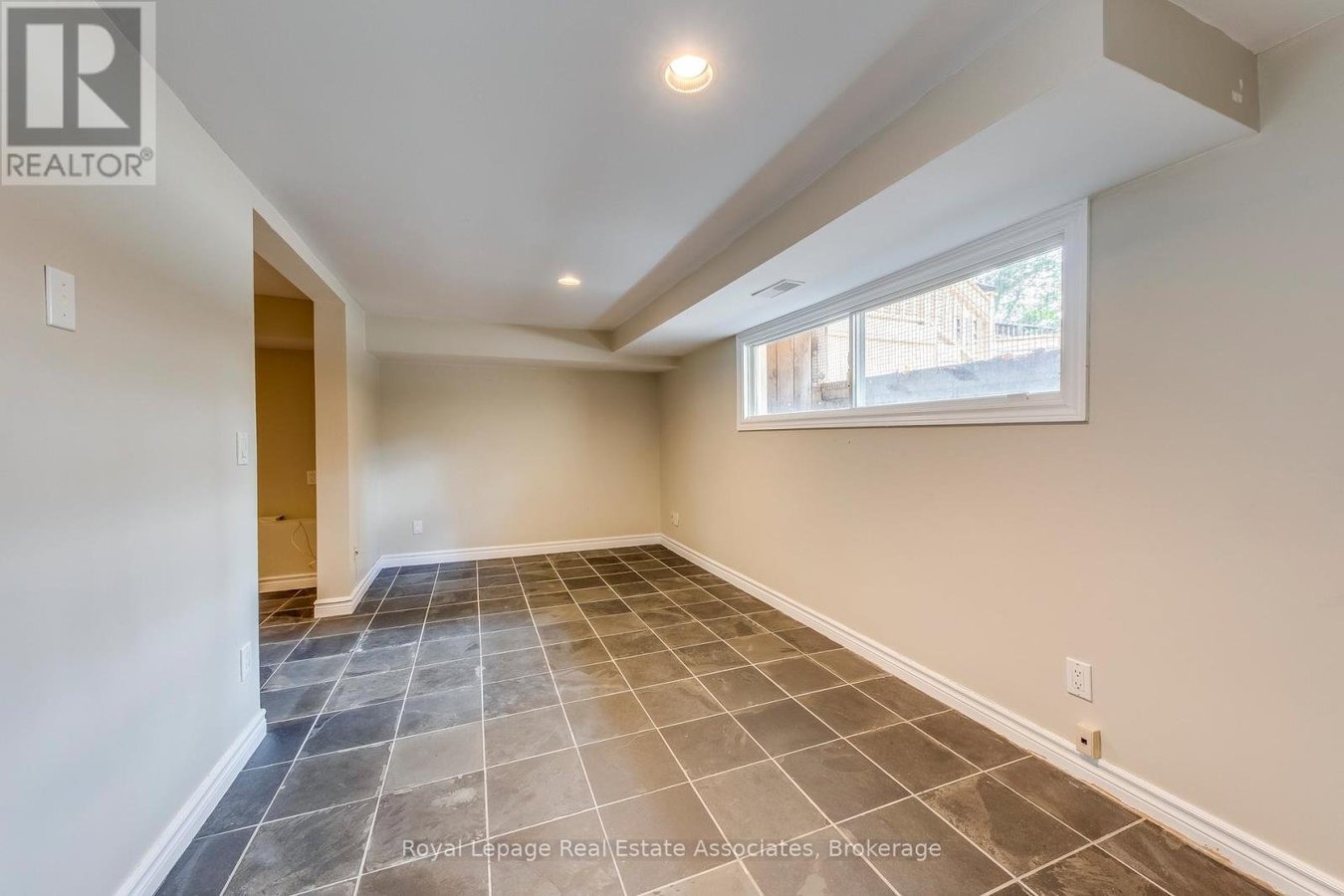 123 MELROSE AVENUE - Photo 38