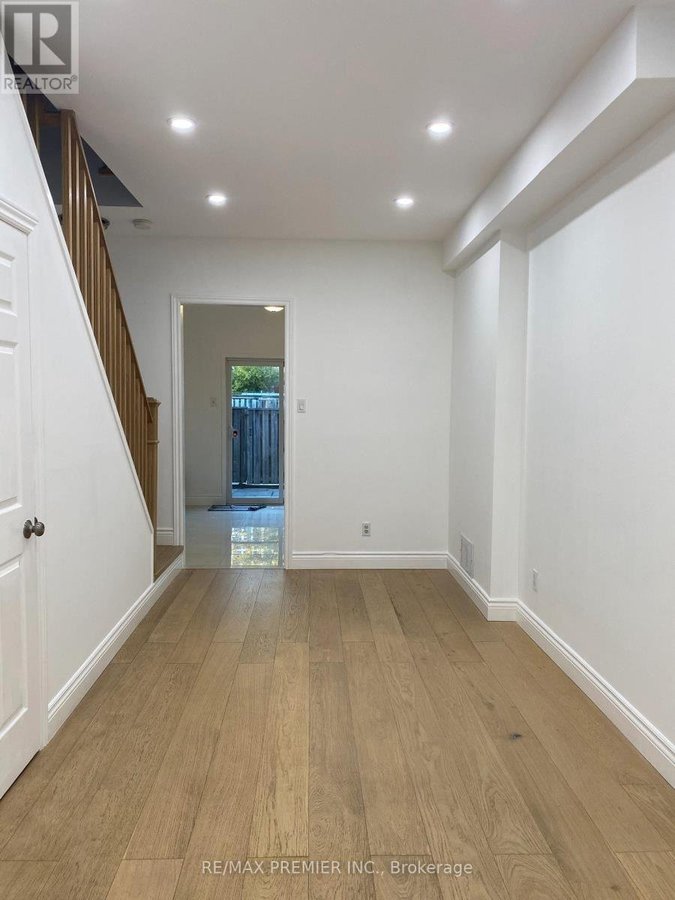 UPPER - 1524 DUPONT STREET - Photo 5