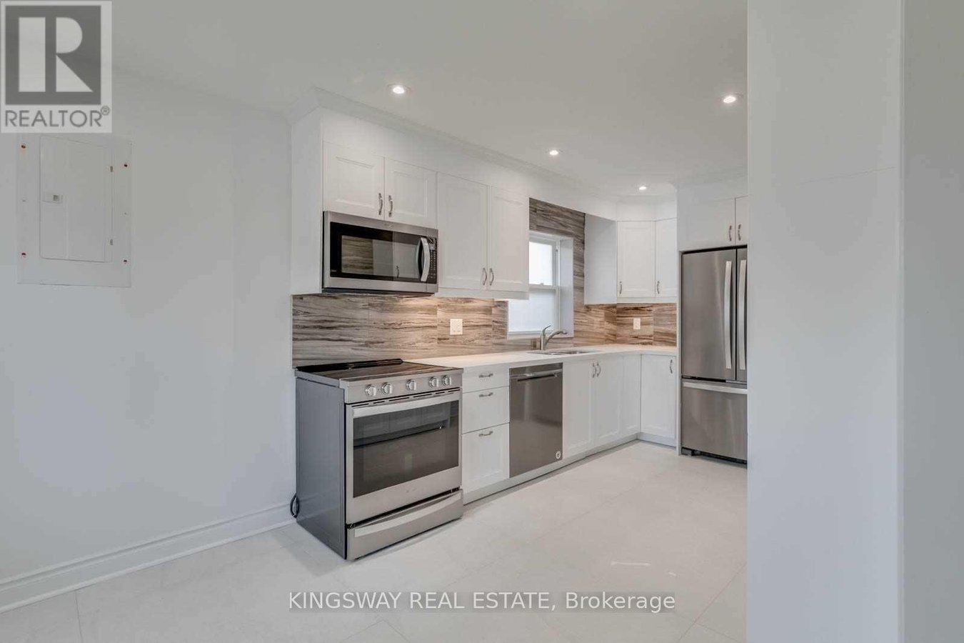 MAIN - 68 WHEATFIELD ROAD - Photo 4