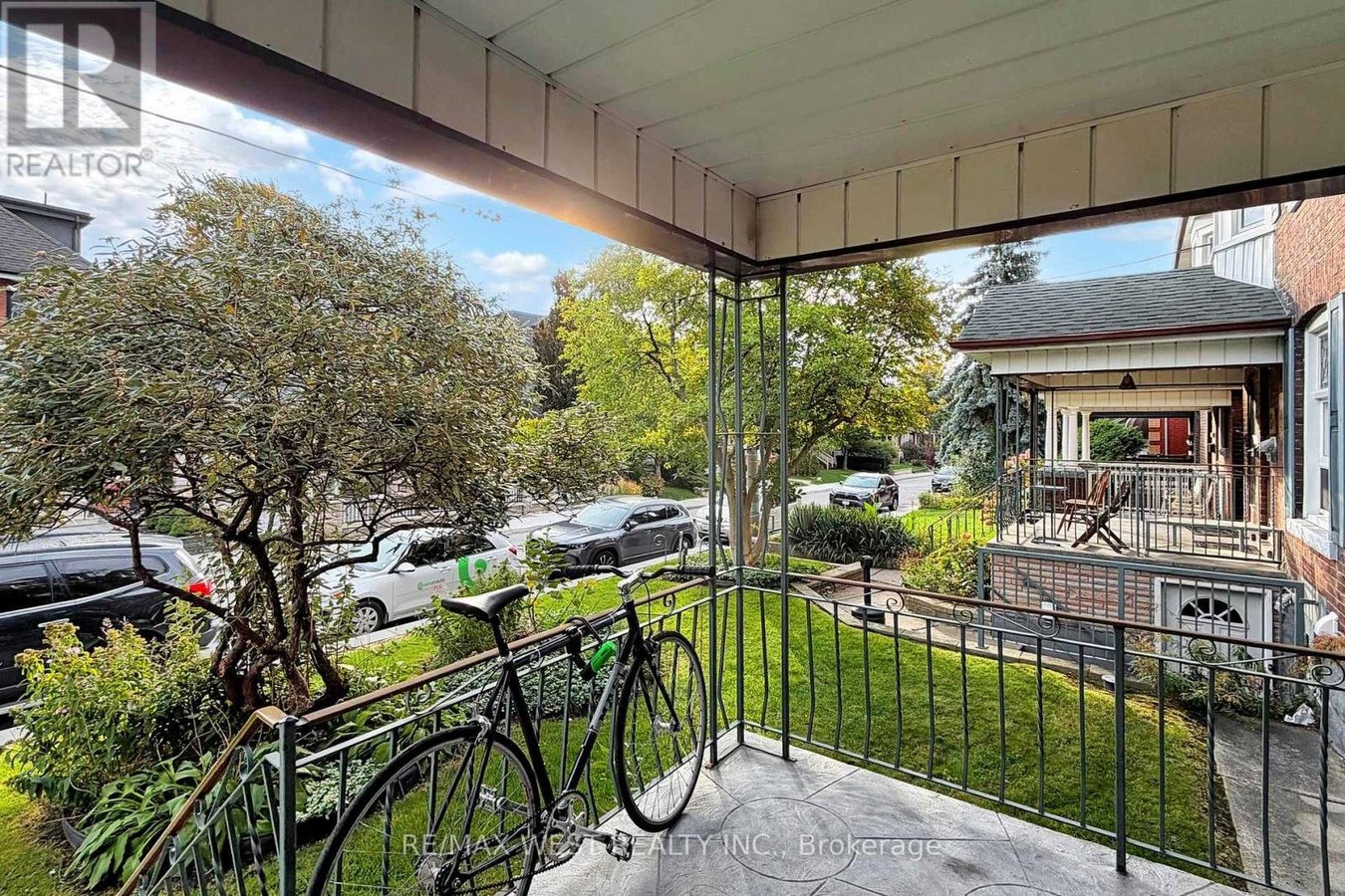 MAIN FLOOR UNIT 2 - 34 BEATRICE STREET - Photo 7