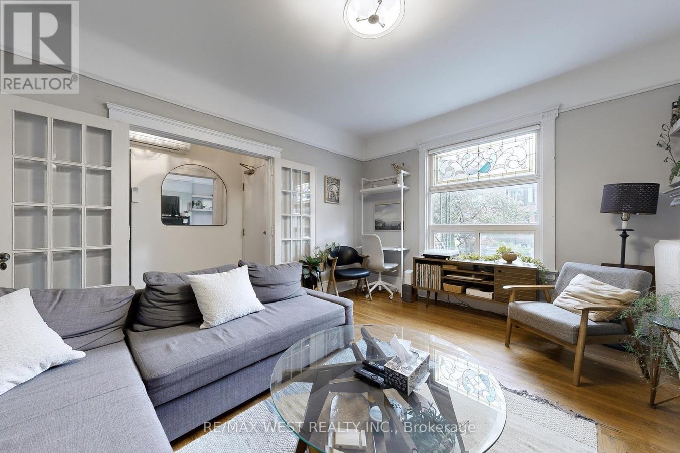 MAIN FLOOR UNIT 2 - 34 BEATRICE STREET - Photo 11