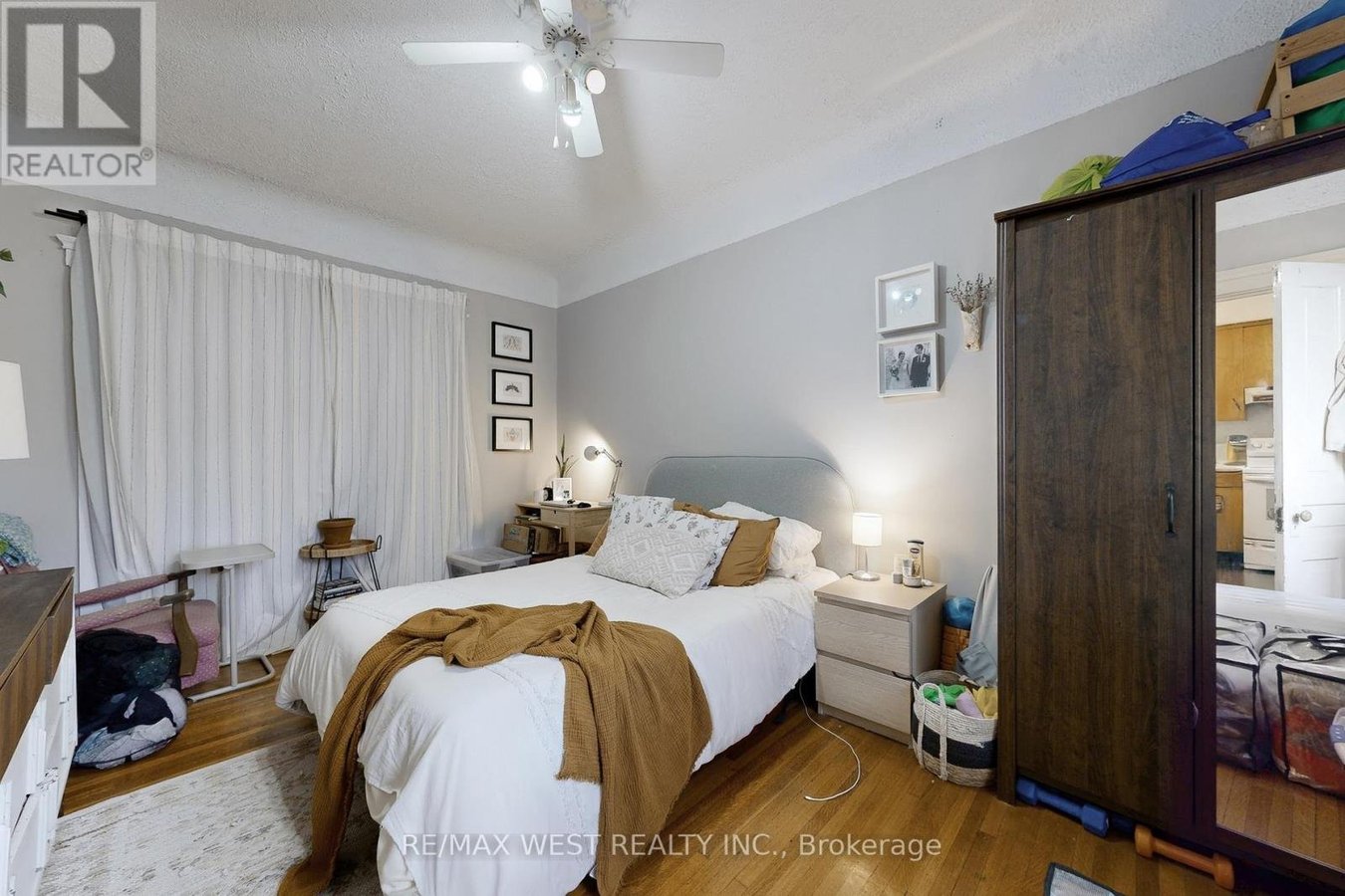 MAIN FLOOR UNIT 2 - 34 BEATRICE STREET - Photo 18