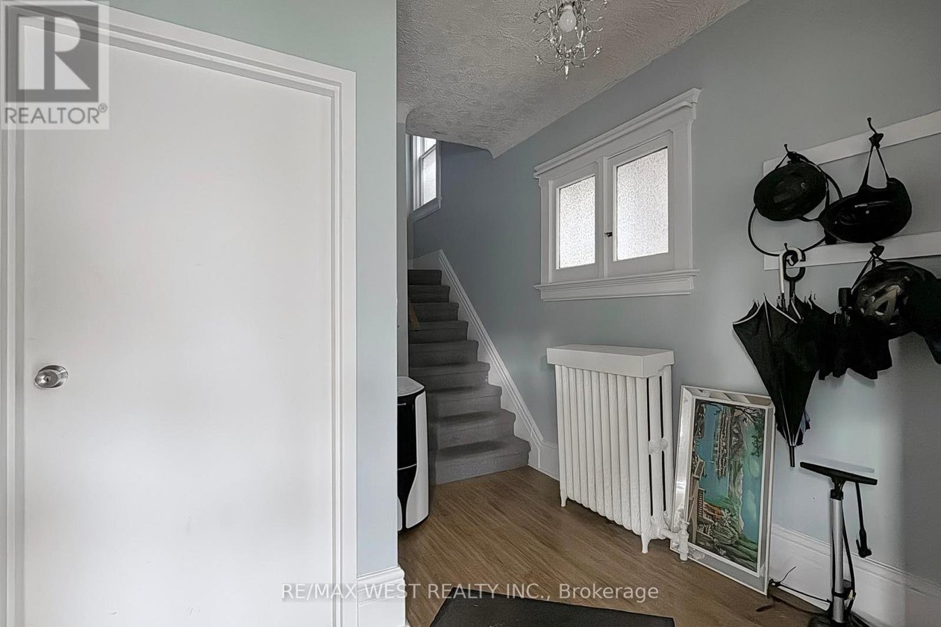MAIN FLOOR UNIT 2 - 34 BEATRICE STREET - Photo 21