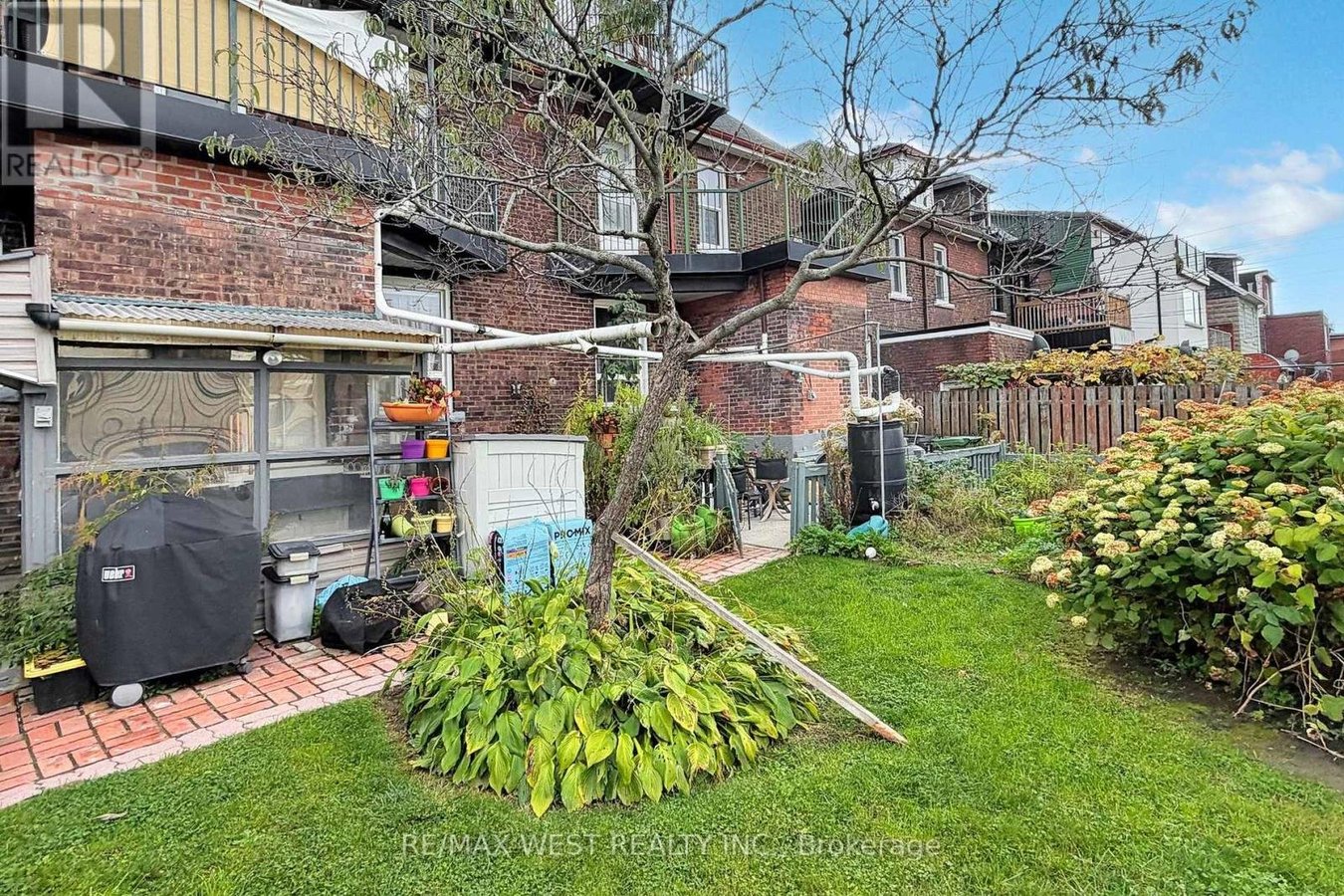 MAIN FLOOR UNIT 2 - 34 BEATRICE STREET - Photo 22