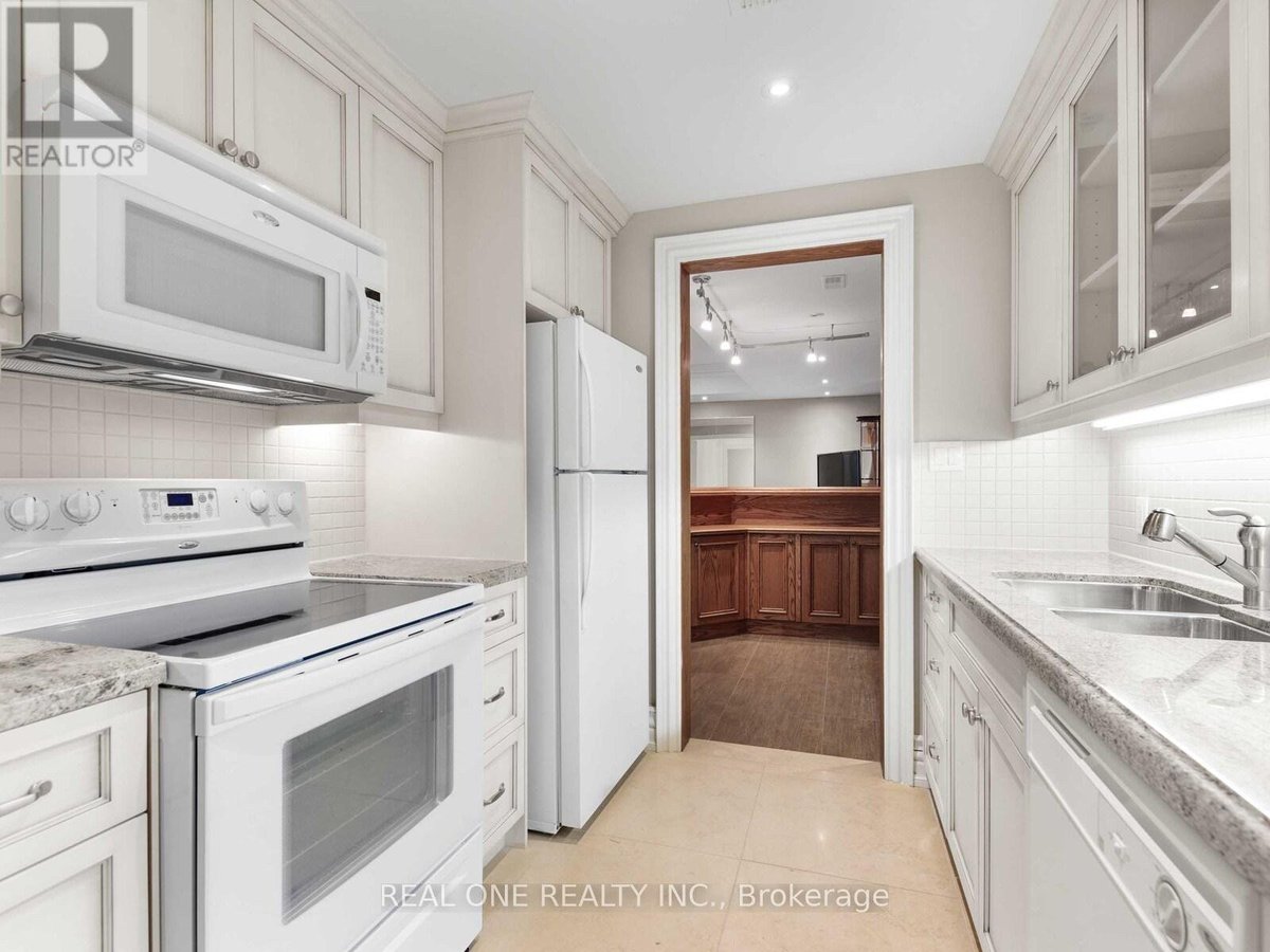 25 DEMPSEY CRESCENT - Photo 13