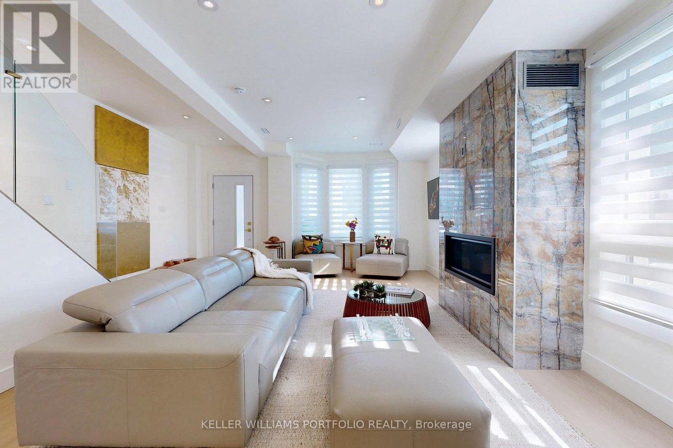 22 PITT AVENUE - Photo 3