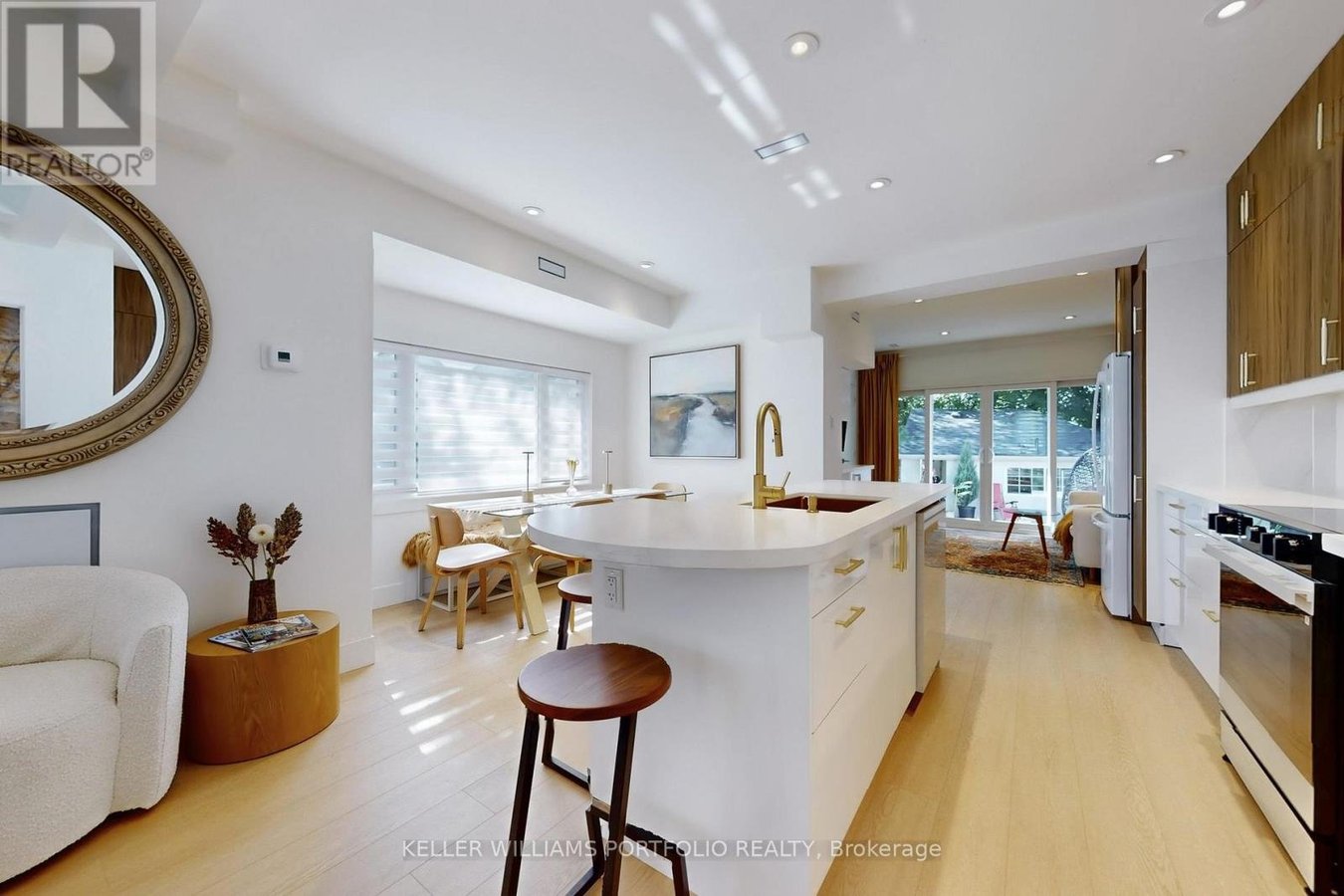 22 PITT AVENUE - Photo 4