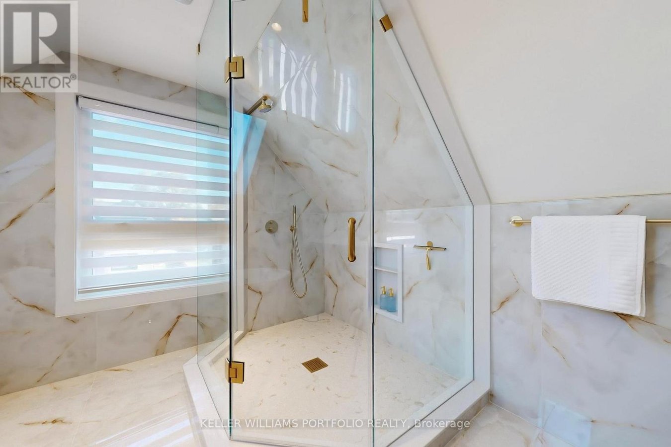 22 PITT AVENUE - Photo 24