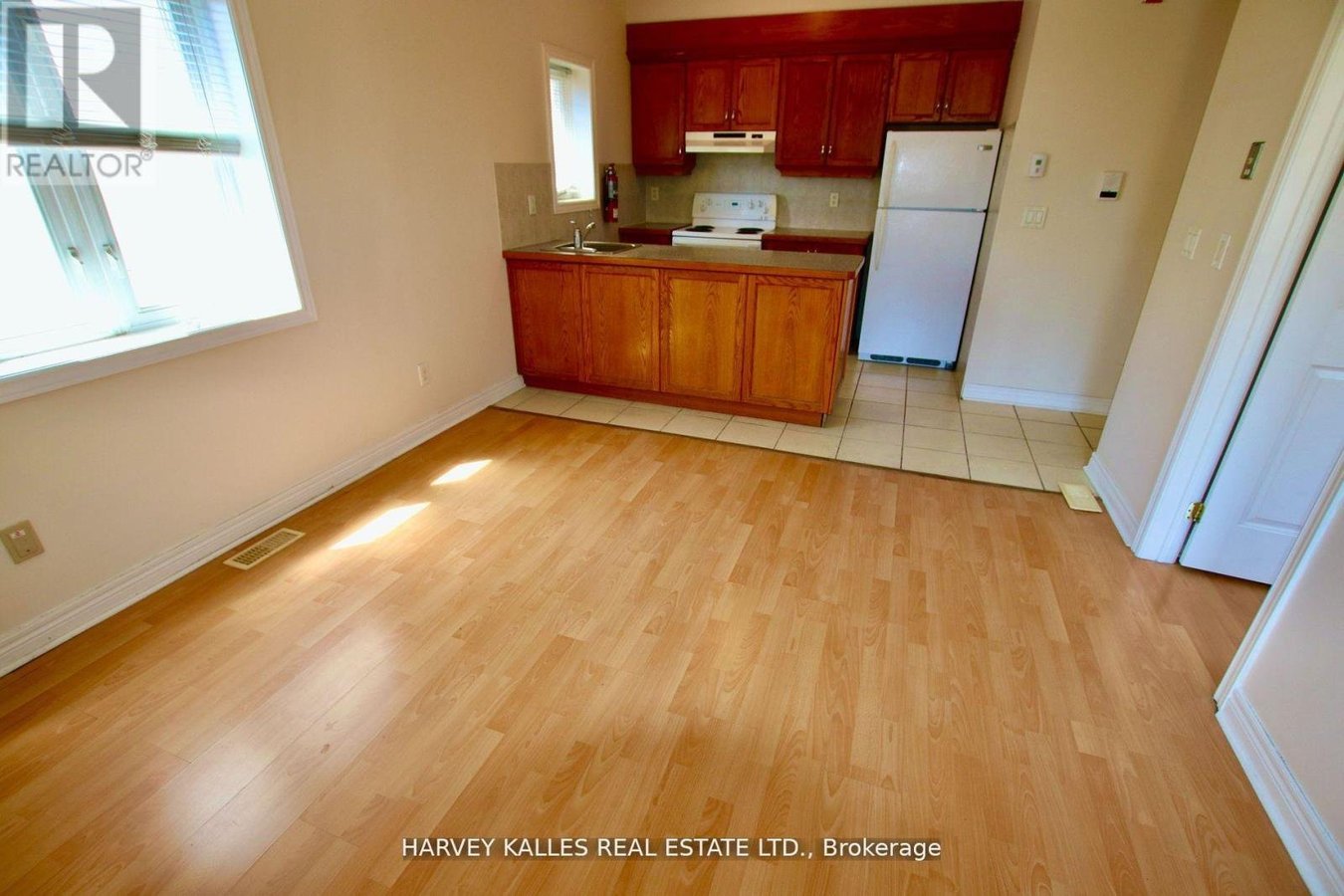 2 - 775 OSSINGTON AVENUE - Photo 1