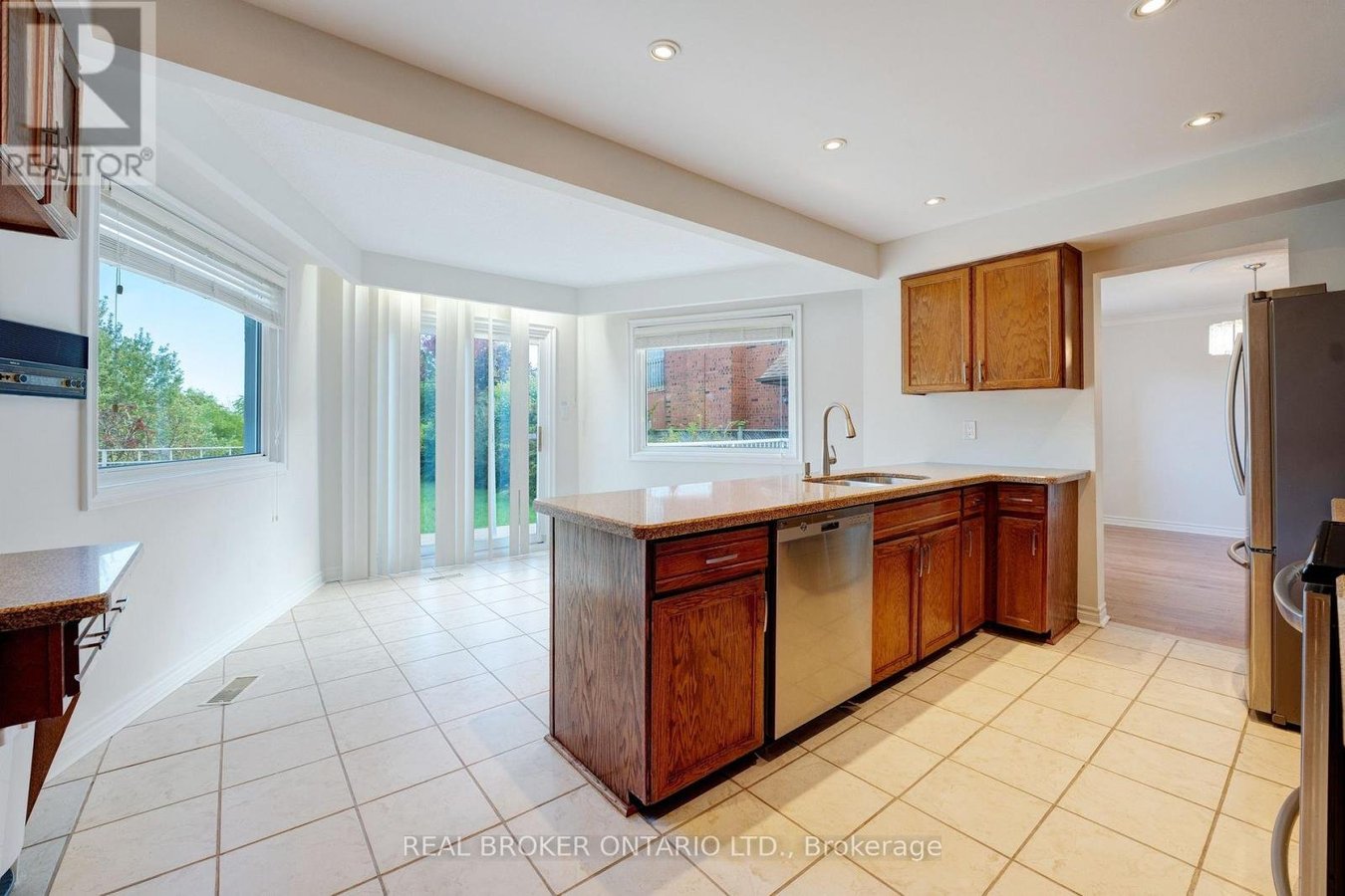 87A HILL CRESCENT - Photo 9