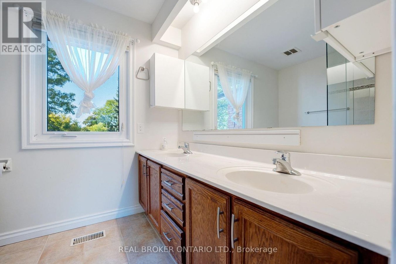 87A HILL CRESCENT - Photo 25