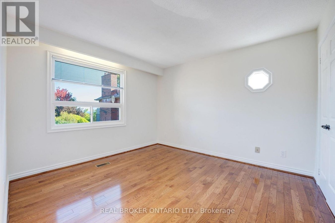 87A HILL CRESCENT - Photo 29