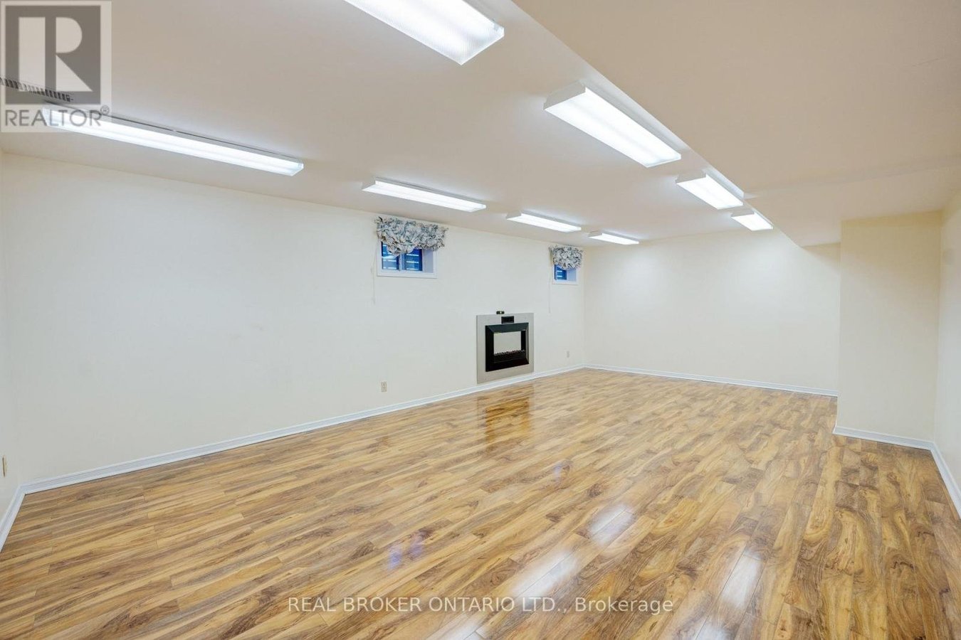 87A HILL CRESCENT - Photo 42