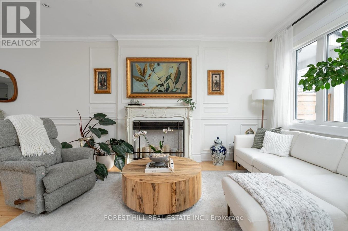 698 ADELAIDE STREET - Photo 4
