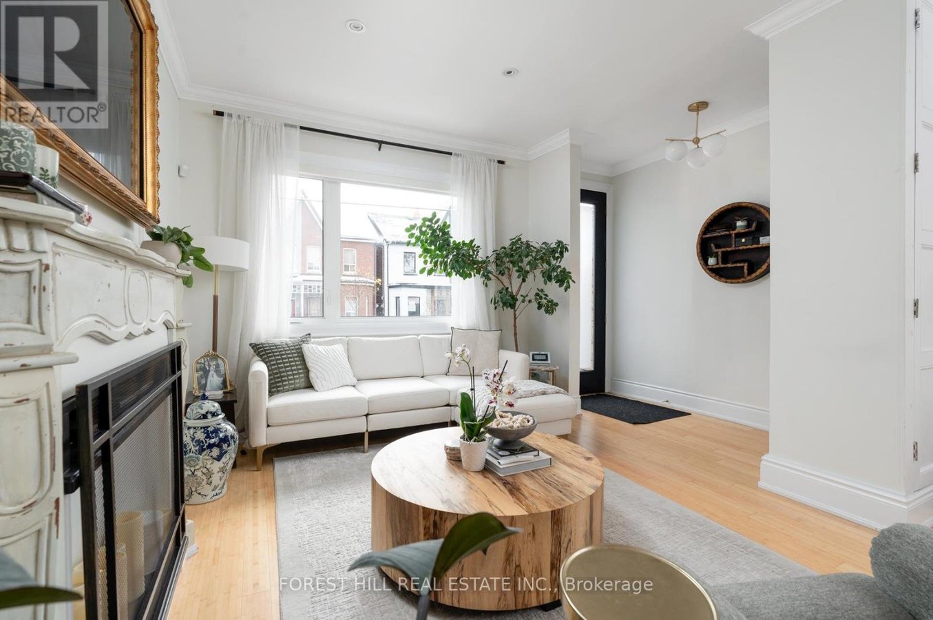 698 ADELAIDE STREET - Photo 6