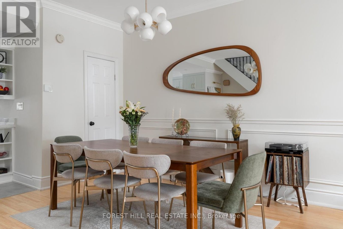 698 ADELAIDE STREET - Photo 7