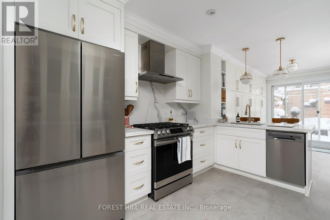 698 ADELAIDE STREET - Photo 16