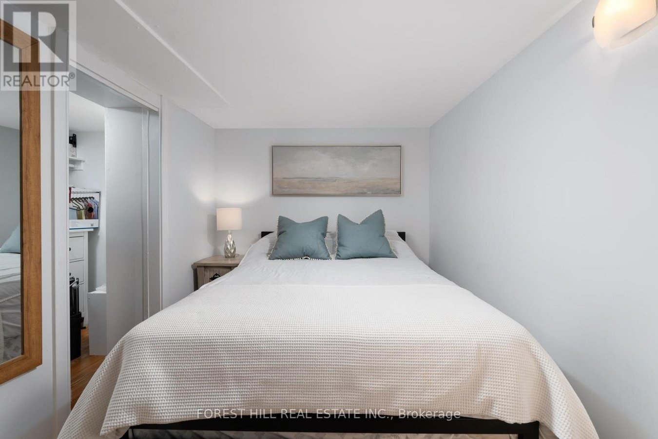 698 ADELAIDE STREET - Photo 33