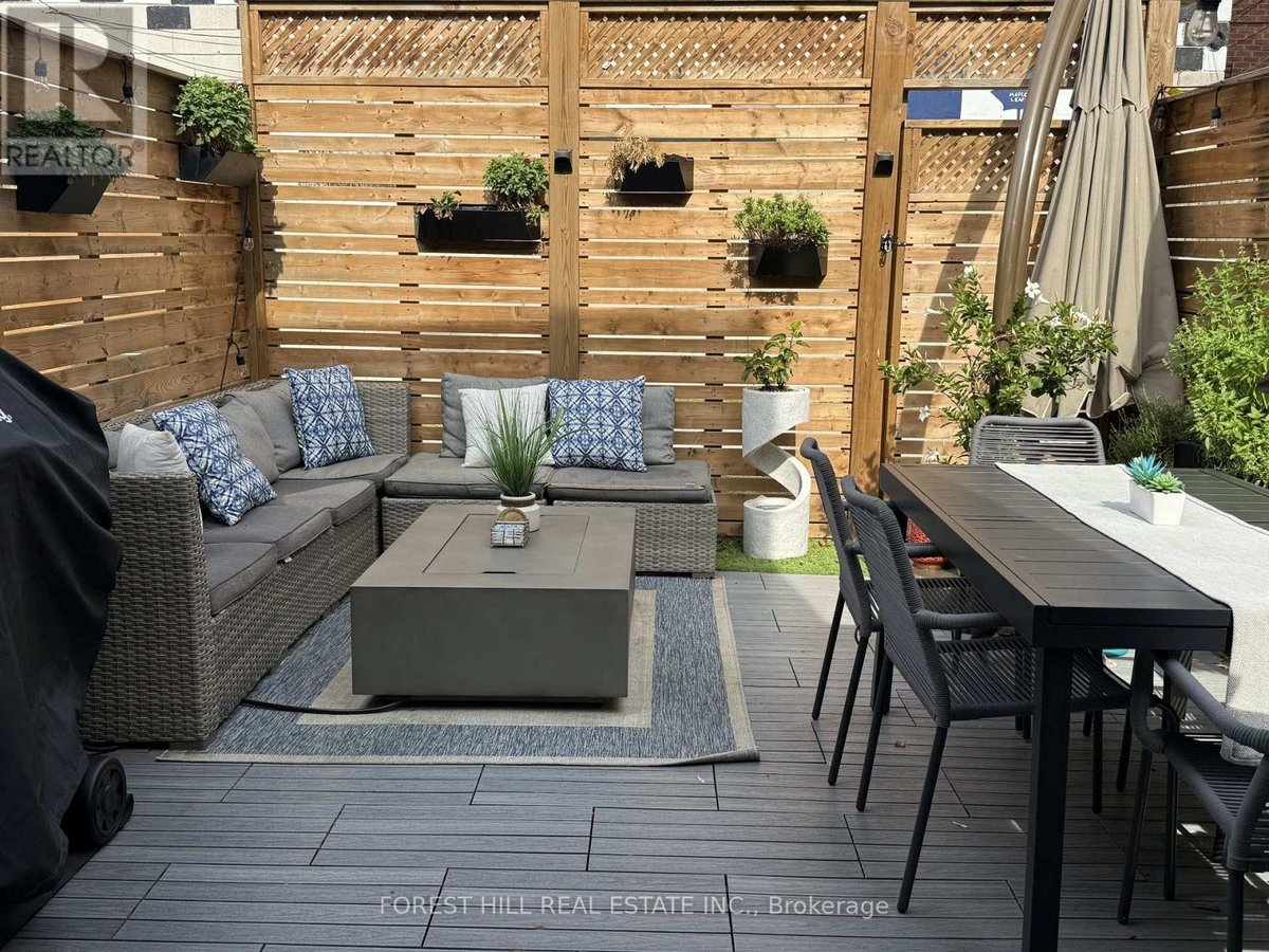698 ADELAIDE STREET - Photo 38