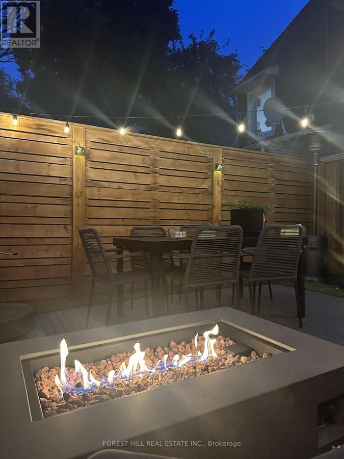 698 ADELAIDE STREET - Photo 39