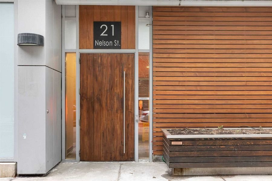 21 Nelson Street - Photo 2
