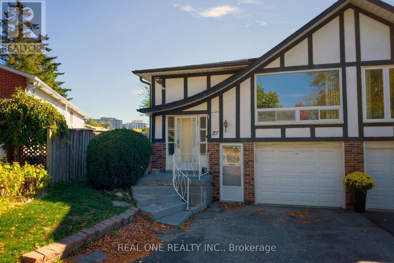 UPPER - 27 TUSCARORA DRIVE - Photo 2