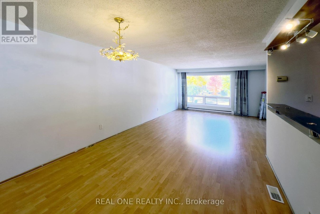 UPPER - 27 TUSCARORA DRIVE - Photo 5