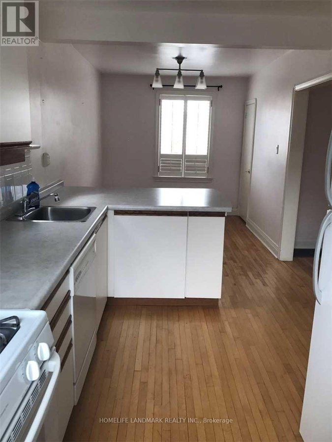 15 CRAIGMORE CRESCENT - Photo 2