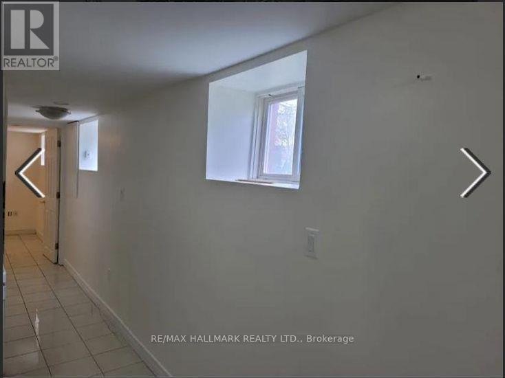 LOWER - 702 BATHURST STREET - Photo 4