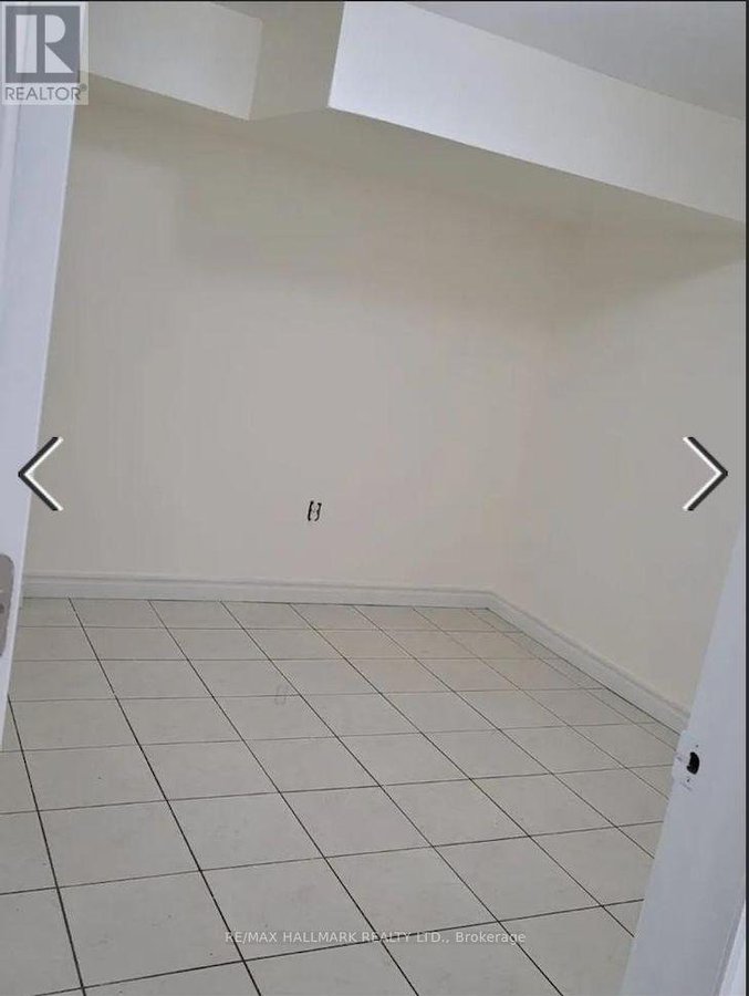 LOWER - 702 BATHURST STREET - Photo 6