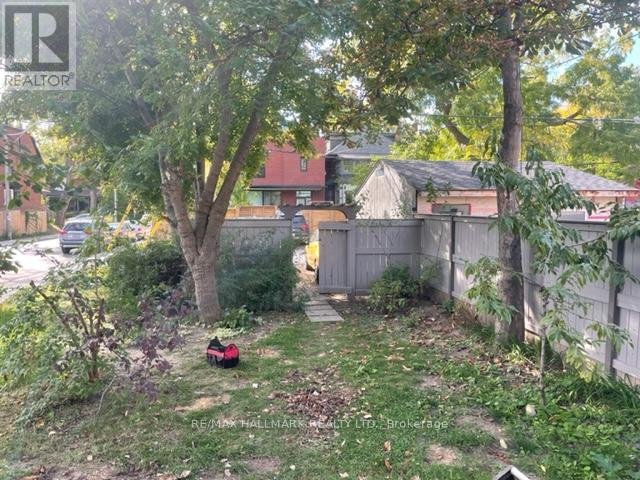 LOWER - 702 BATHURST STREET - Photo 11