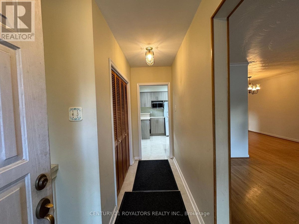 70 MARBURY CRESCENT - Photo 7