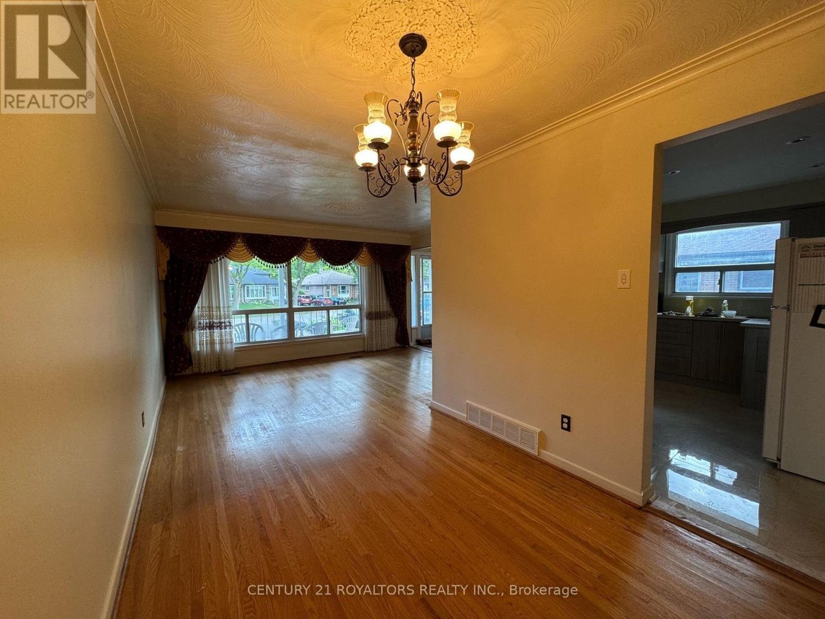 70 MARBURY CRESCENT - Photo 10
