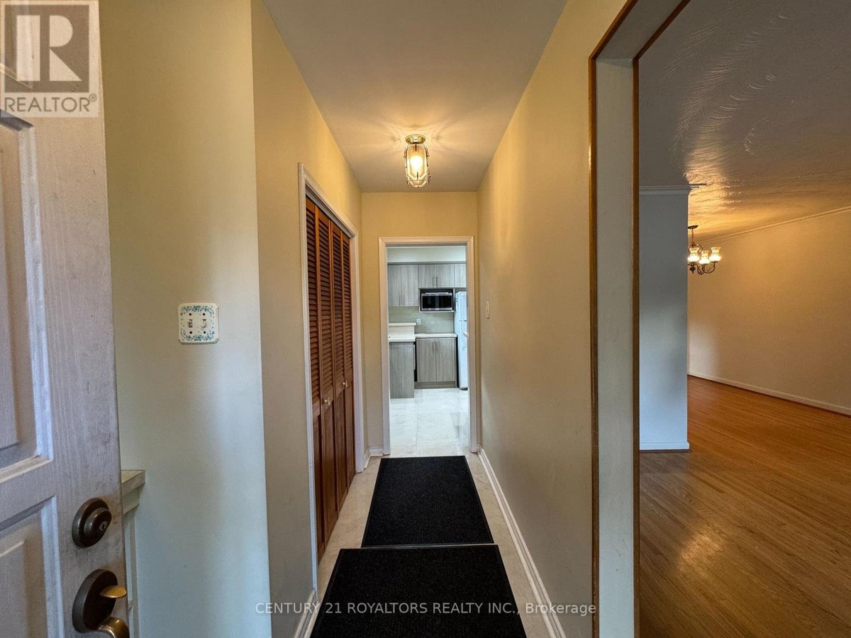 70 MARBURY CRESCENT - Photo 12