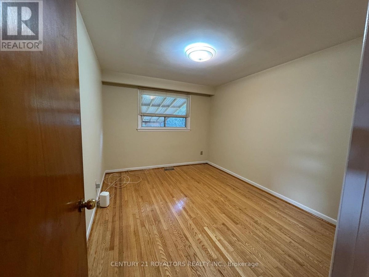 70 MARBURY CRESCENT - Photo 20