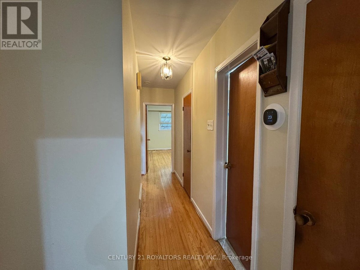 70 MARBURY CRESCENT - Photo 24
