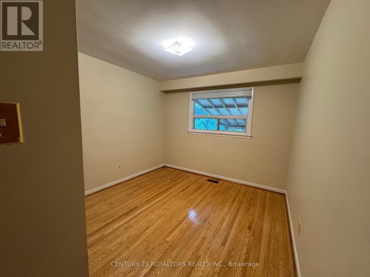 70 MARBURY CRESCENT - Photo 25