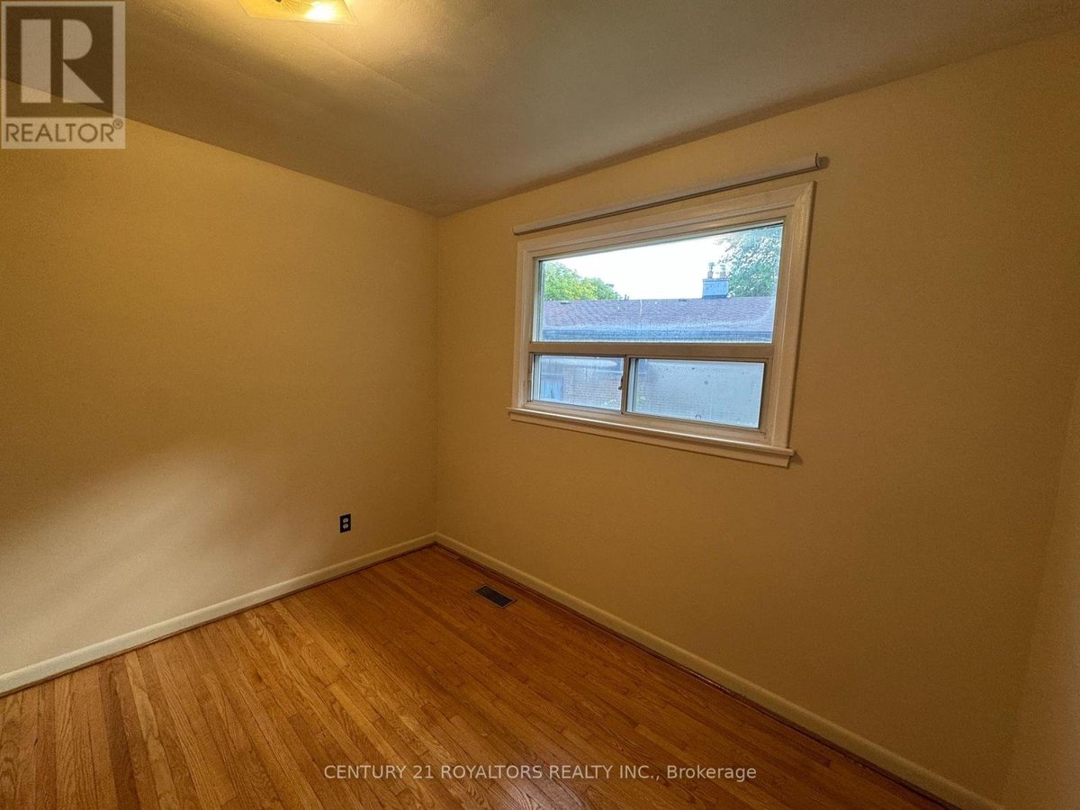 70 MARBURY CRESCENT - Photo 29