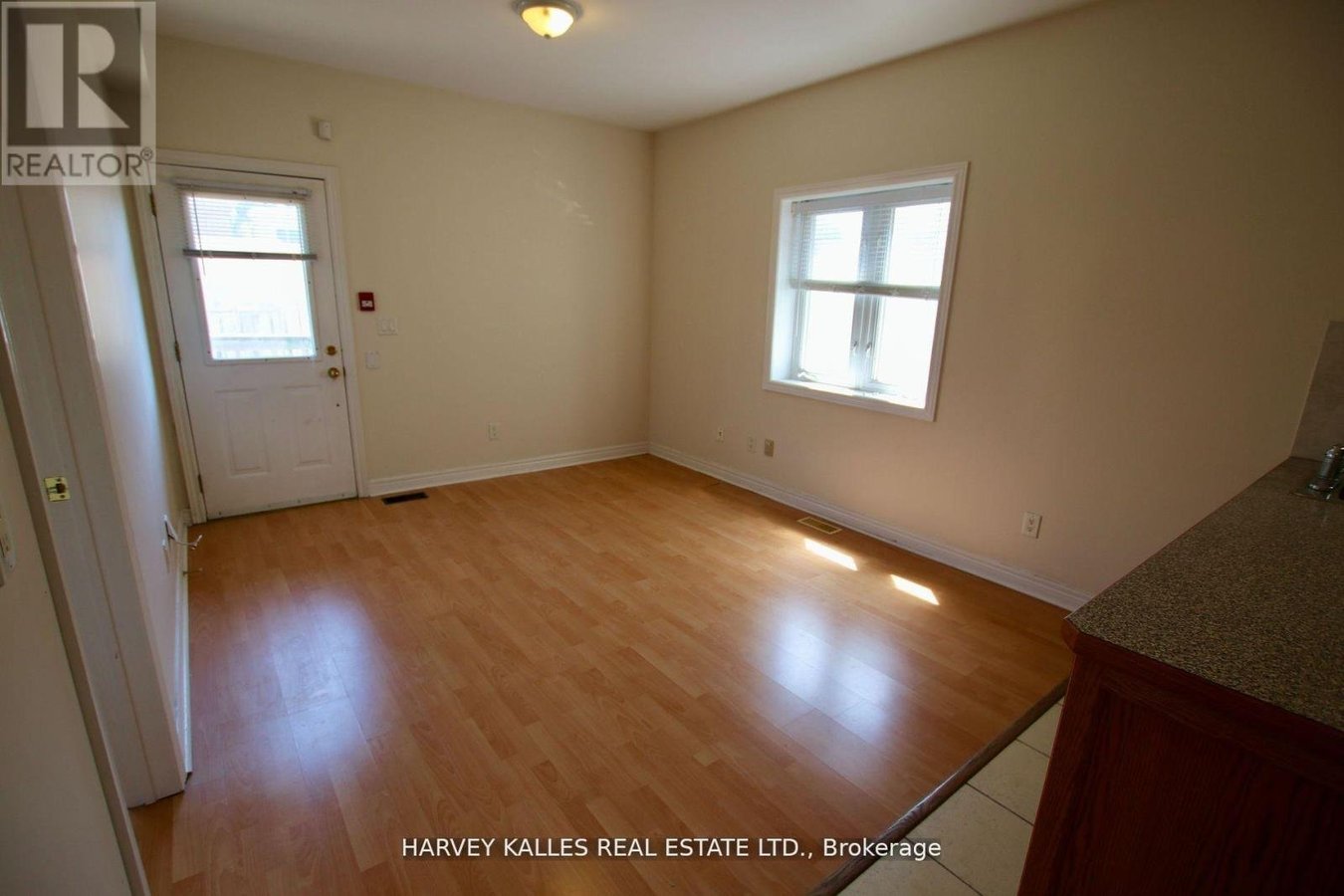 2 - 775 OSSINGTON AVENUE - Photo 2